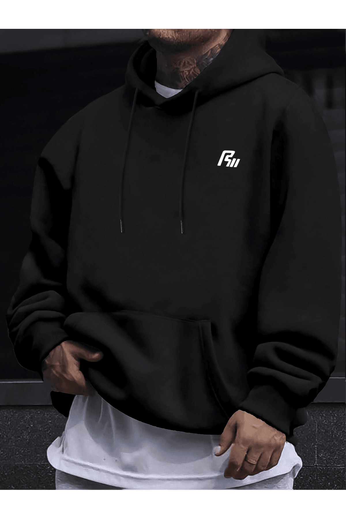 أسود